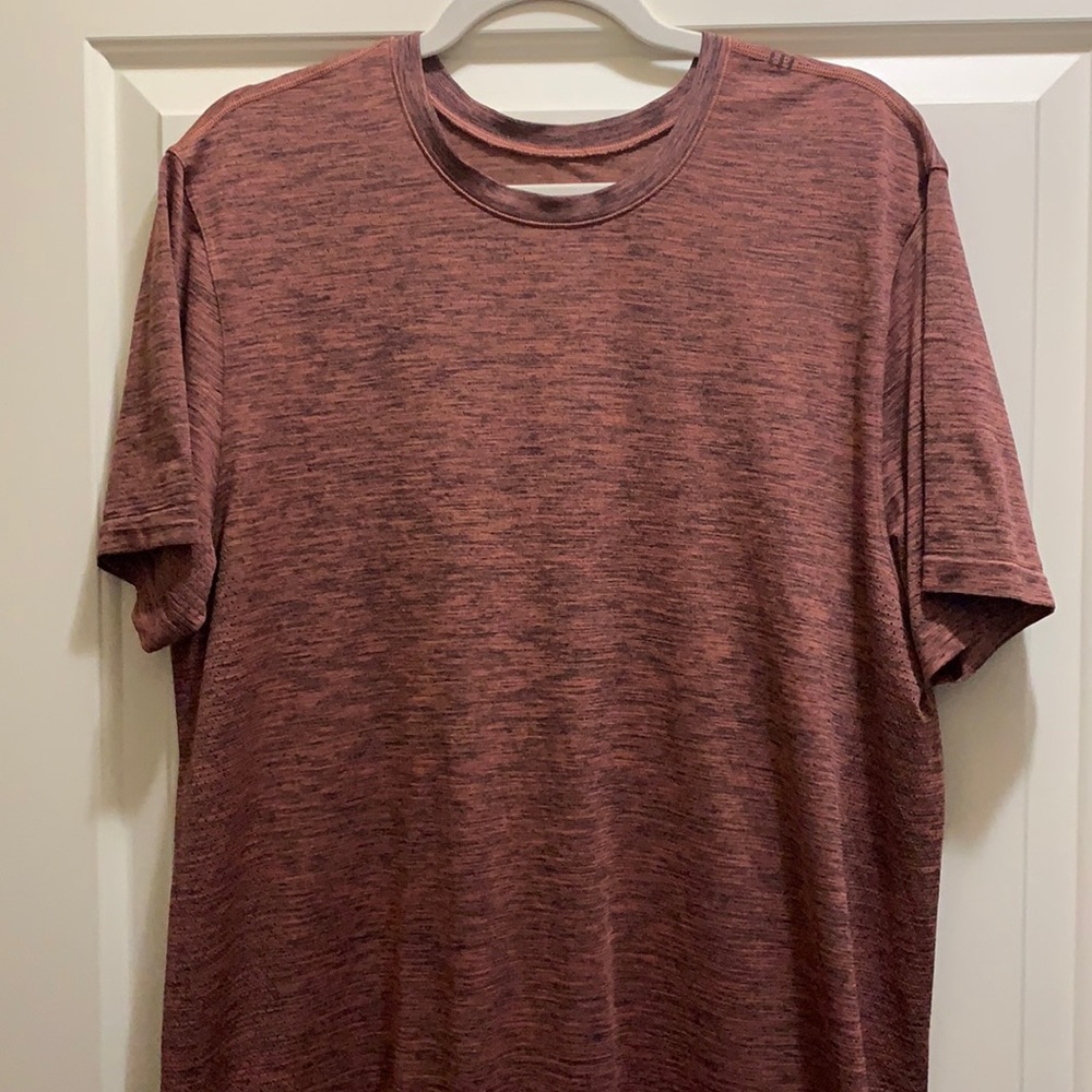 Lululemon XL Metal Vent Short Sleeve Shirt